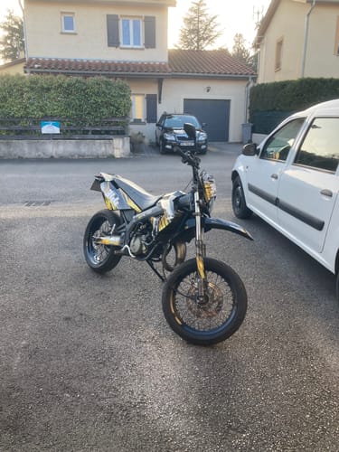 Customer photo review of Kit Déco DERBI XTREME XRACE AVANT 2011 - GOLD