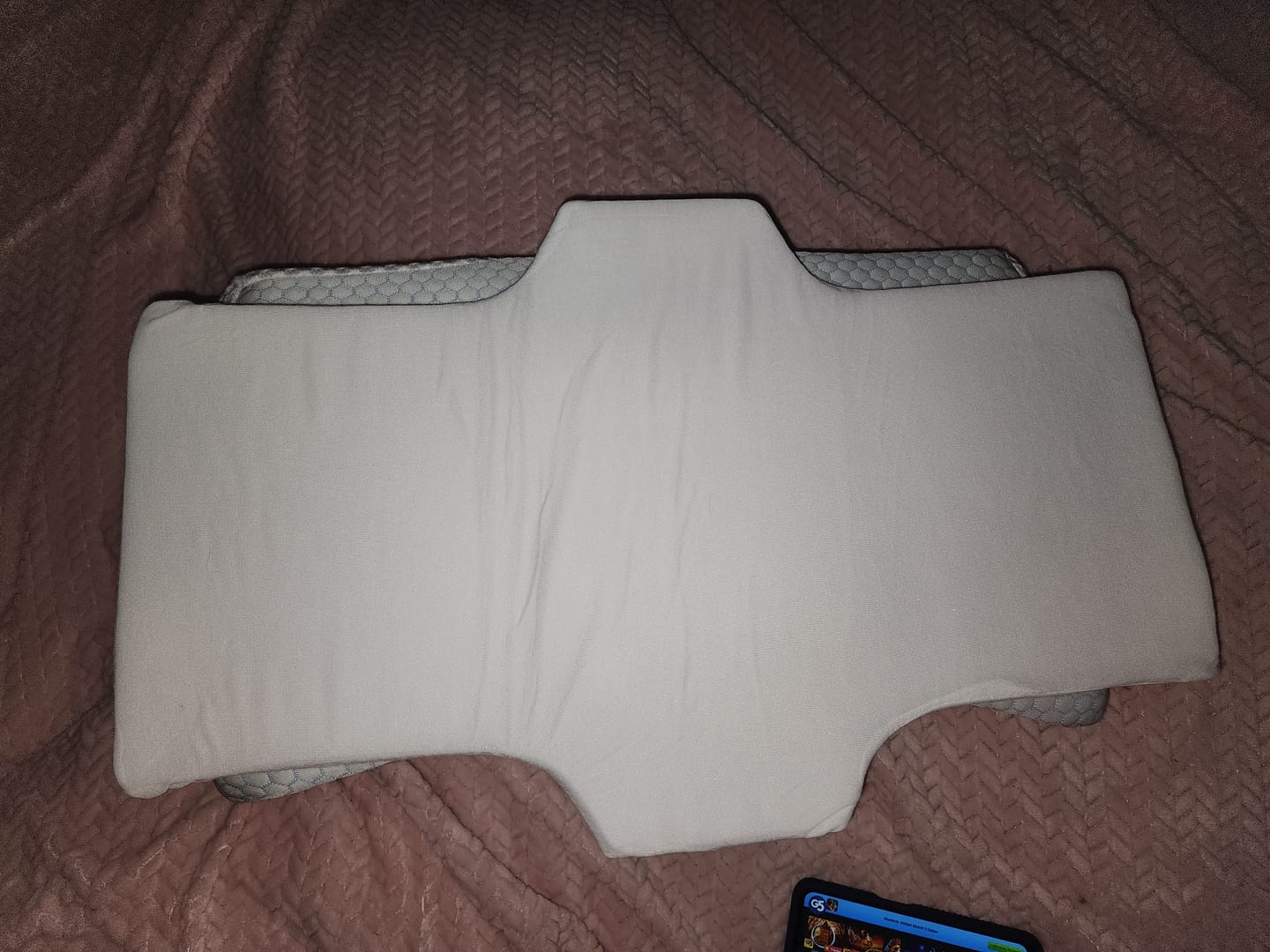 Customer photo review of Elviros Cervical Memory Foam Pillow for Sleeping, FlutterShape Pillows Upgrade (Medium Firm), 25Lx16Wx(4.5"-5.3")H