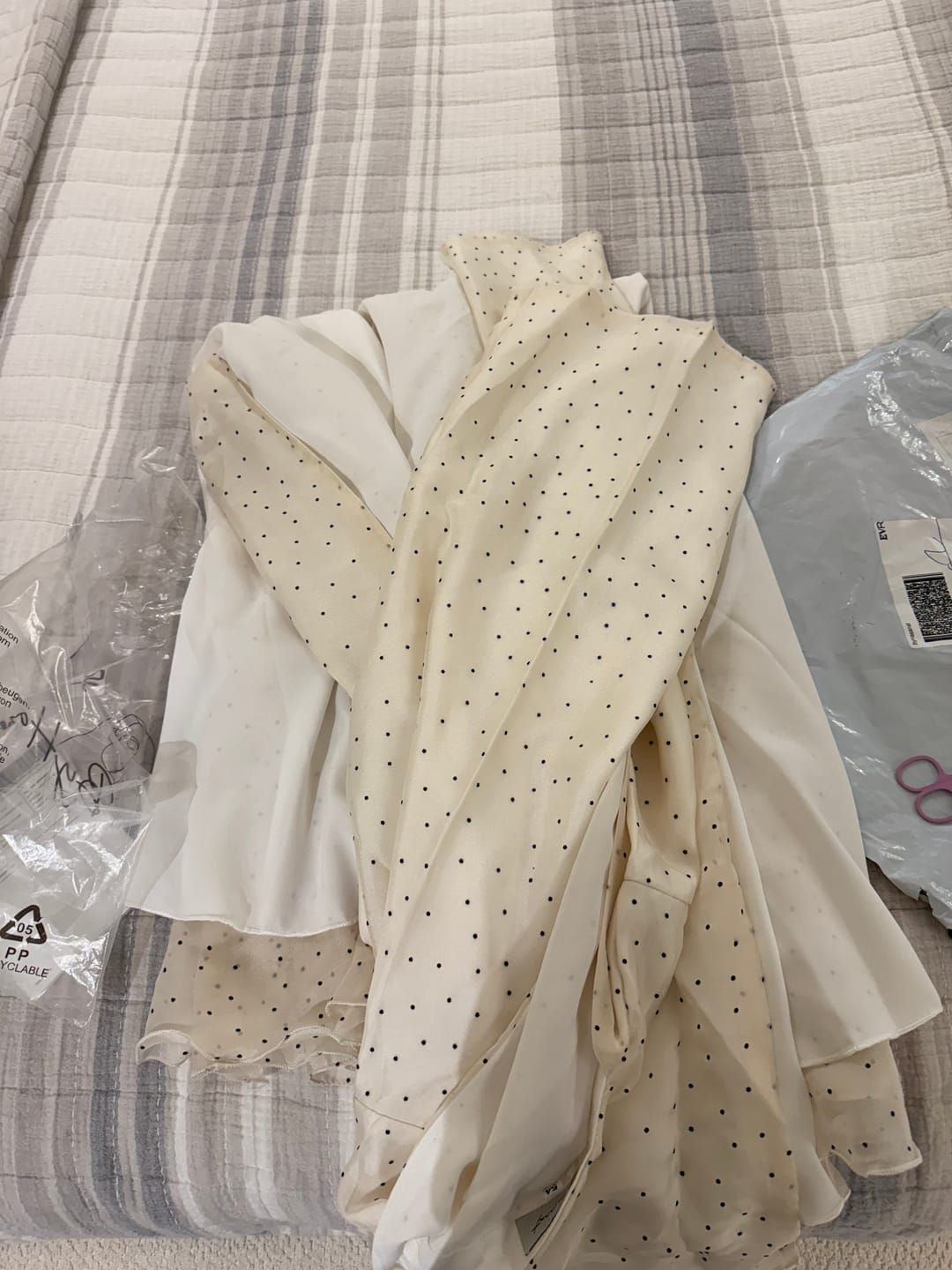 Customer photo review of Ivory Sprinkle Abaya