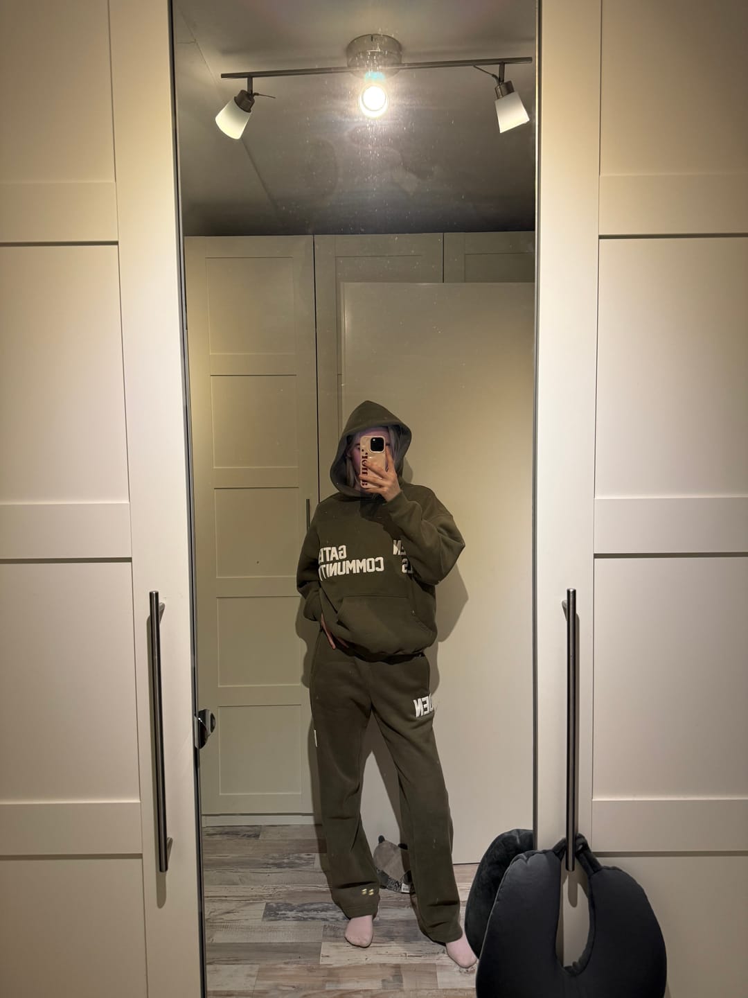 Customer photo review of GATED COMMUNITY STRAIGHT LEG SWEATPANTS SAGE