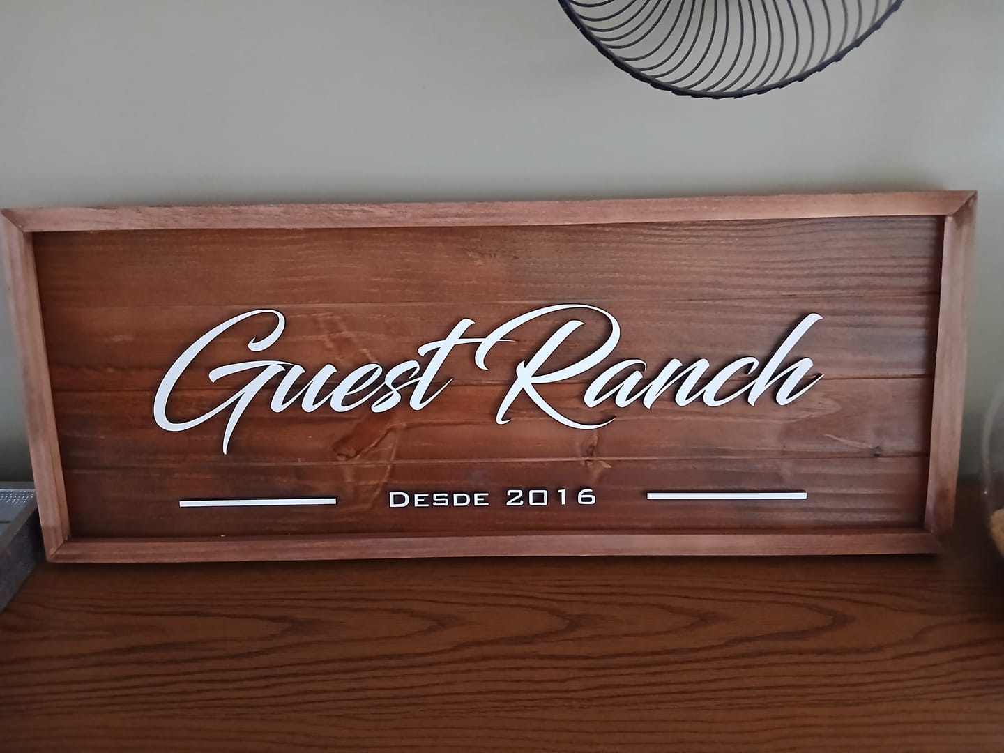 Customer photo review of Placa Sobrenome com Moldura