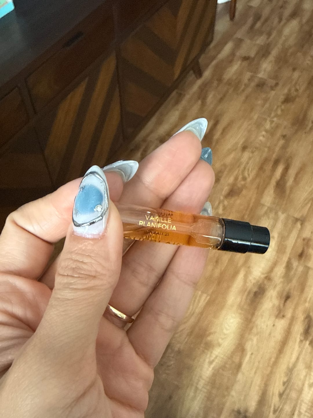 Customer photo review of Guerlain - Vanilla Planifolia Extrait 21