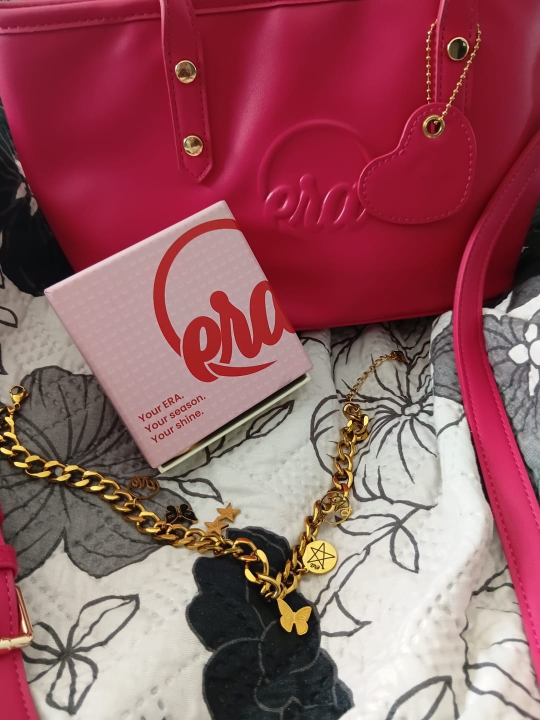 Customer photo review of Gold Era Charm Choker