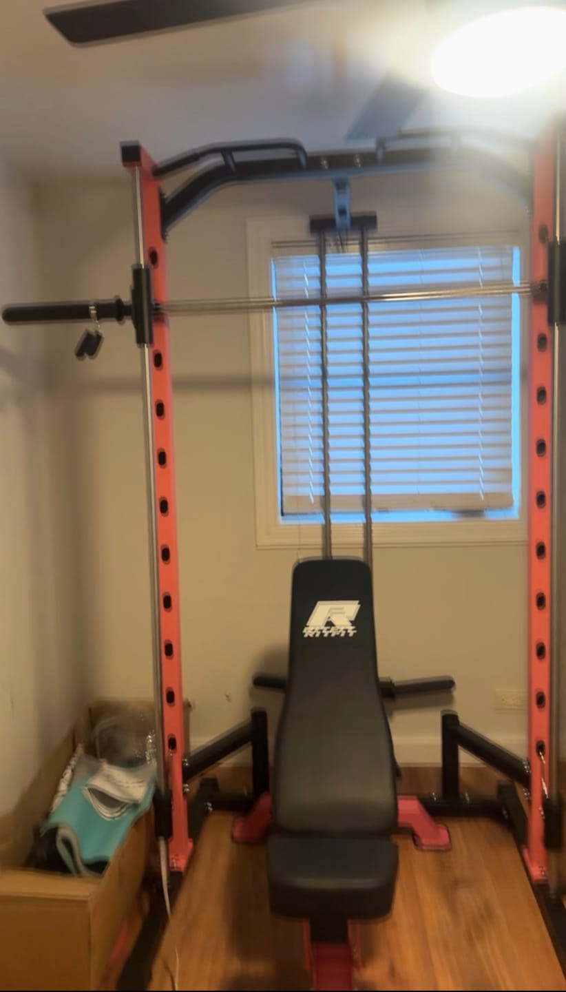 Customer photo review of RitFit PSR05 2.0 Multifunctional Smith Machine Power Rack with LAT-Pull Down System