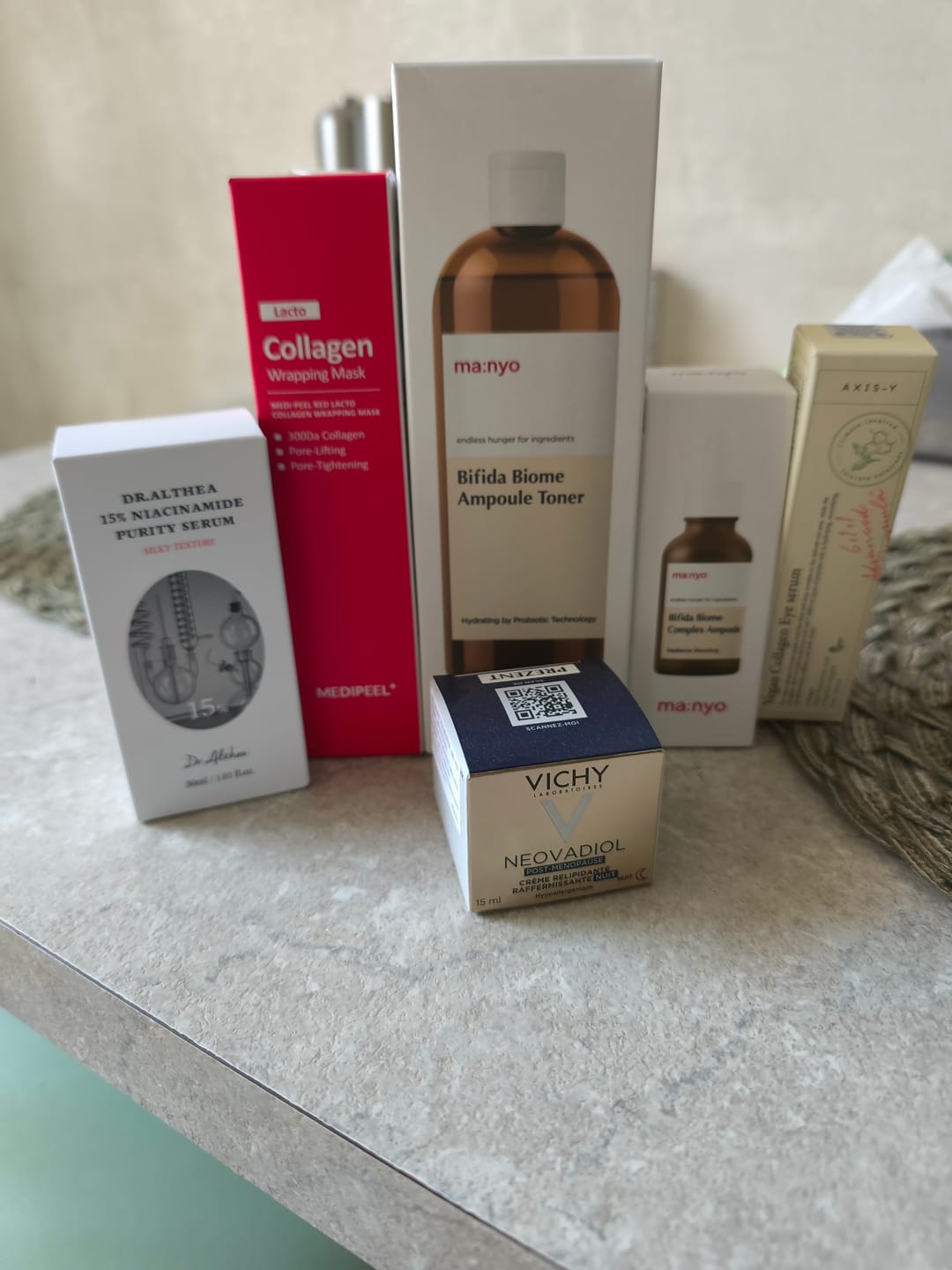 Customer photo review of Ādu nostiprinošs toniks ar bifidobaktērijām ampulās Manyo Bifida Biome Ampoule Toner
