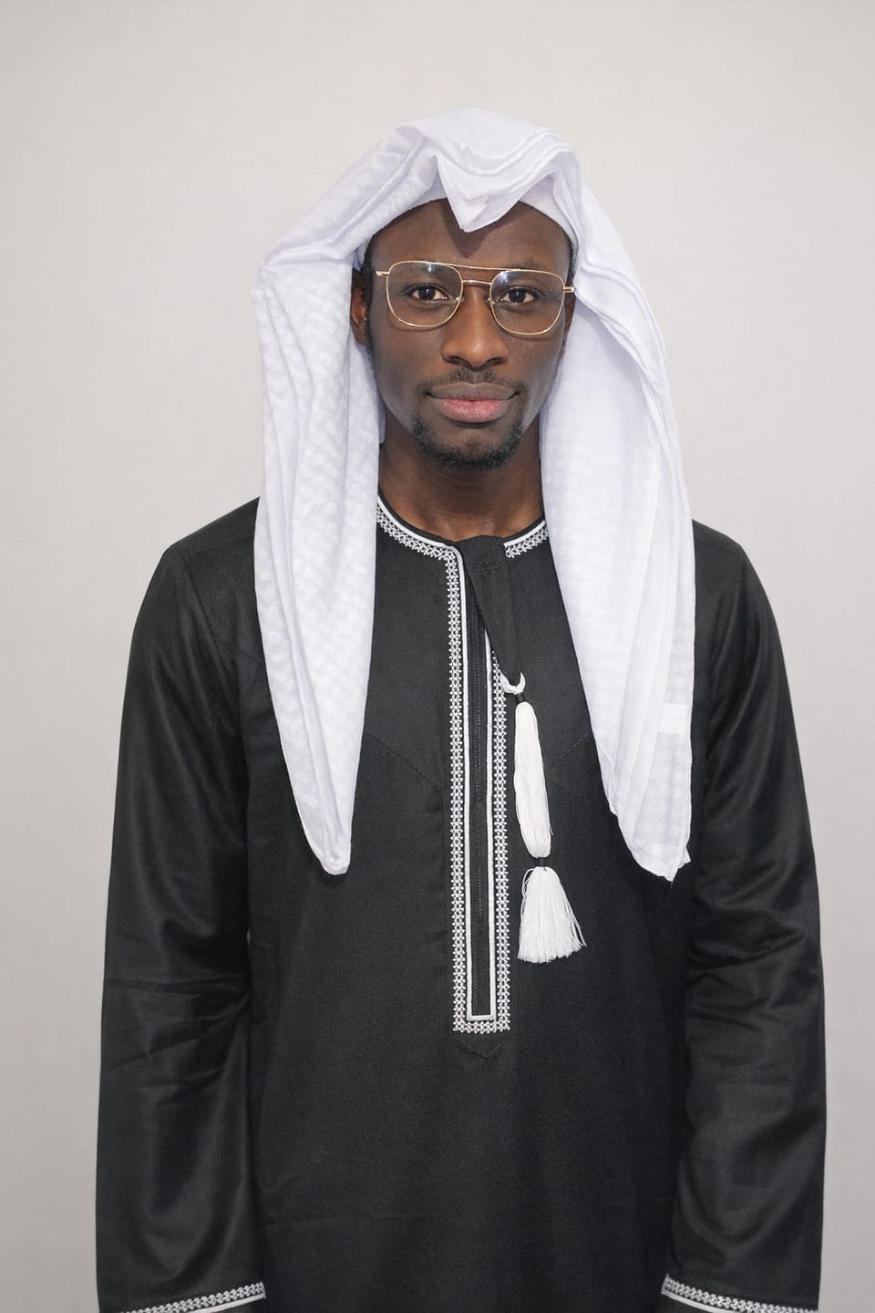 Customer photo review of Luxury Black & White Omani Thobe