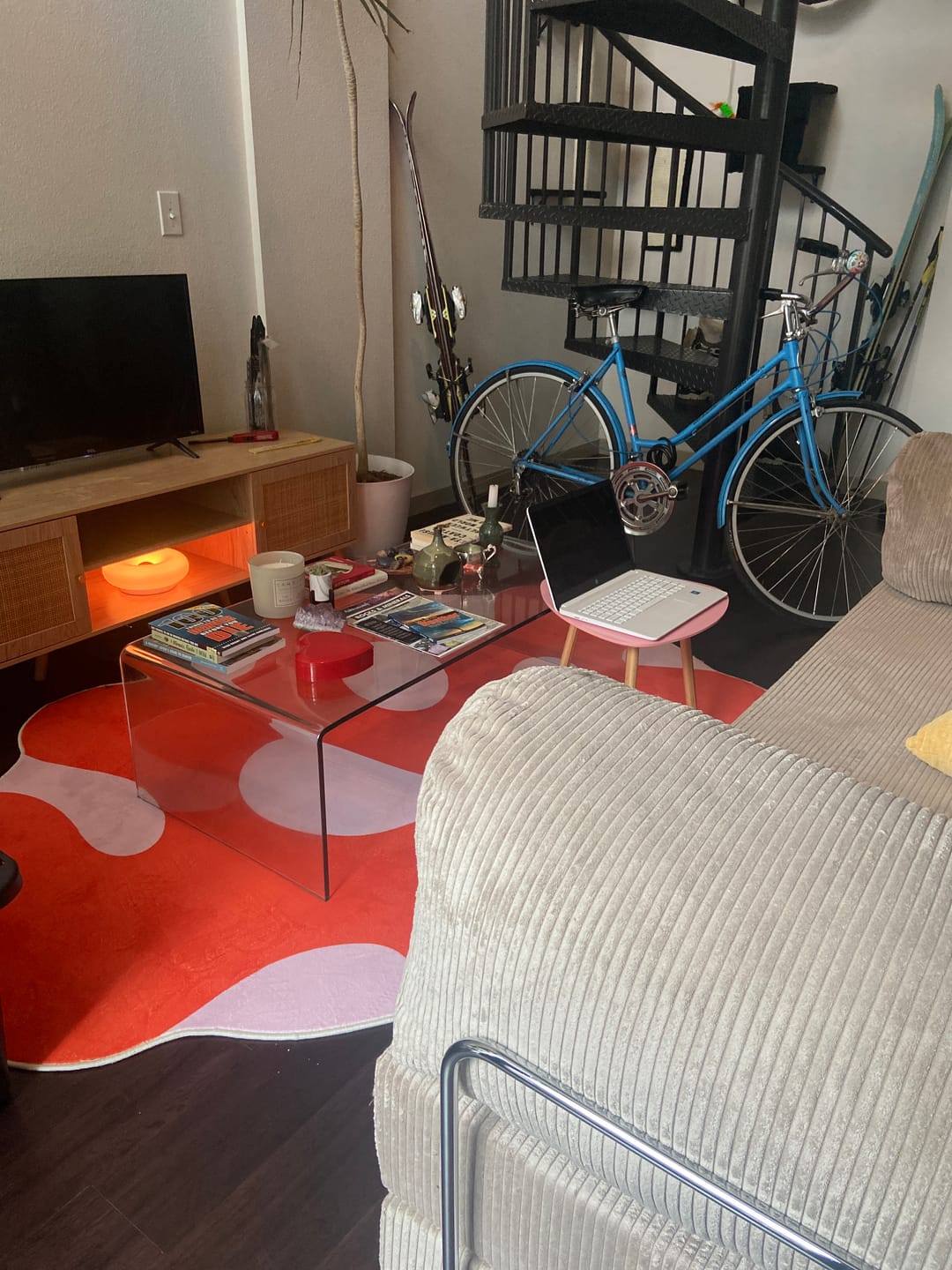 Customer photo review of Irregular Orange Moss Design Rug by Johann Banta