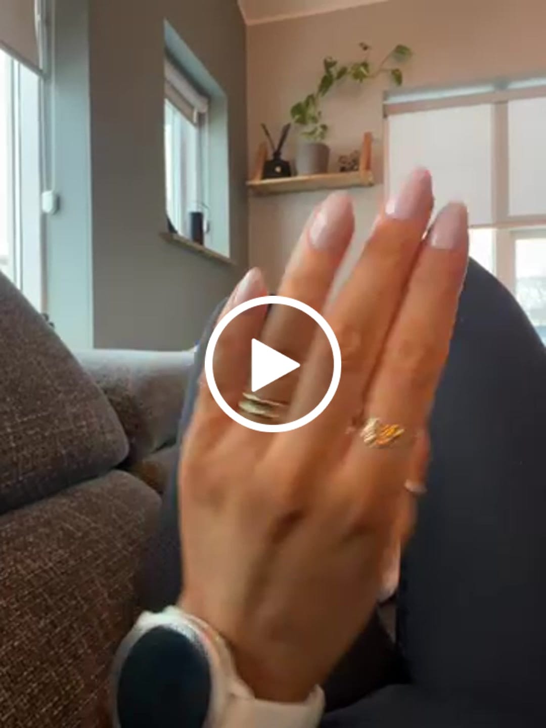 Customer video review of Mía