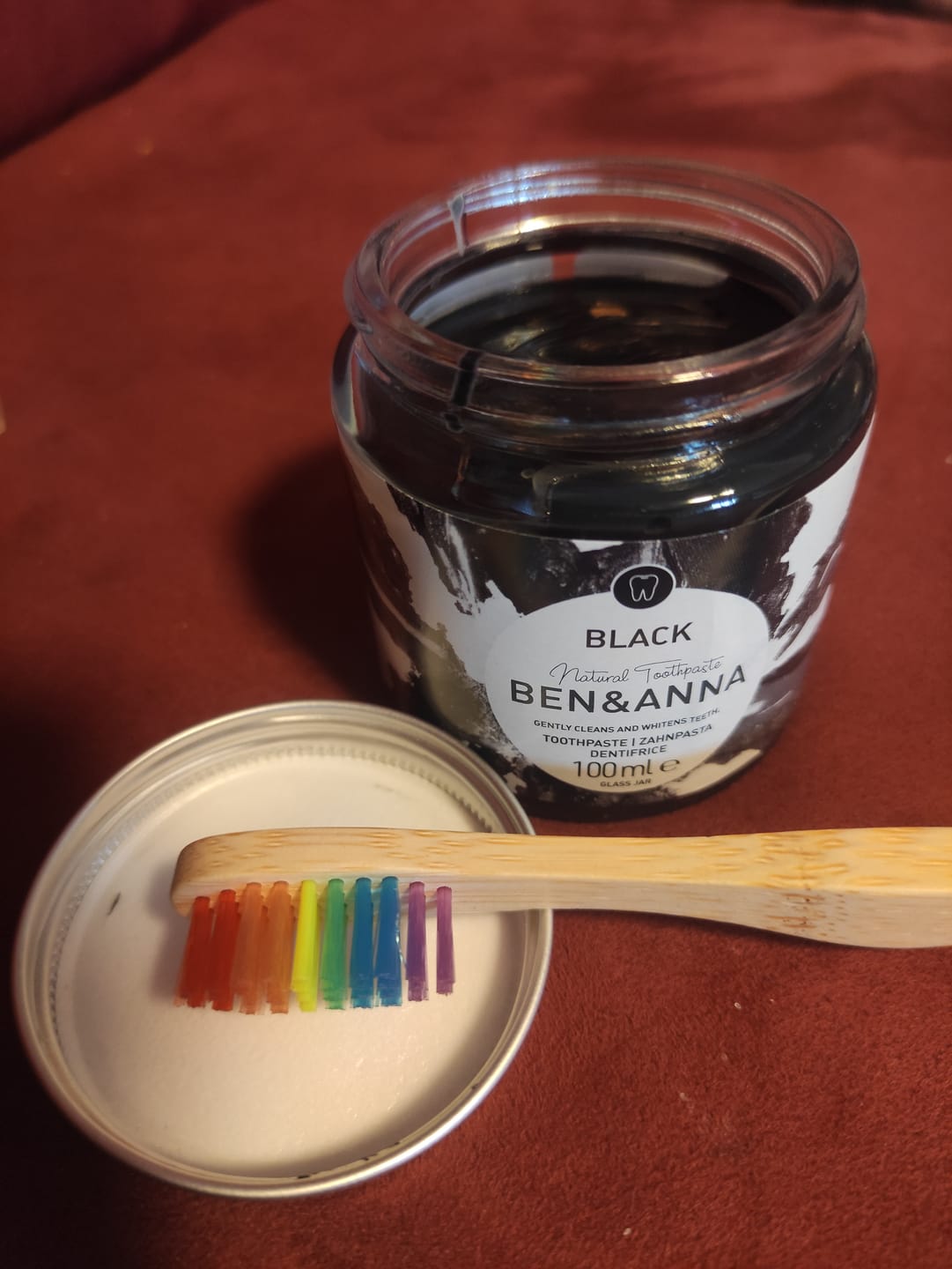 Customer photo review of SCHWARZE ZAHNPASTA – BLACK OHNE FLUORID