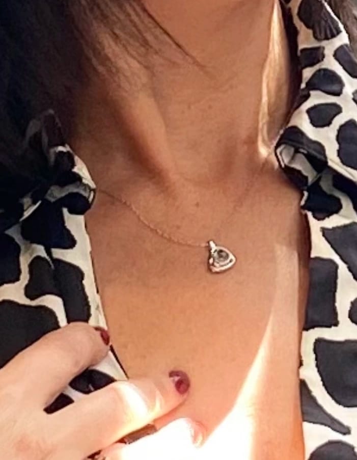 Customer photo review of Collar con Foto Dentro "Corazón Eterno"