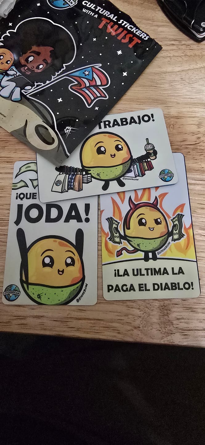 Customer photo review of La Última La Paga el Diablo - Sticker para Tarjeta de Crédito