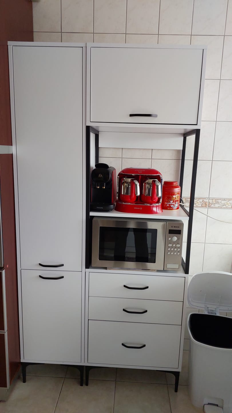 Customer photo review of Rani JE143 Çok Amaçlı Dolap 3 Kapaklı 3 Çekmeceli Kiler Mutfak Dolabı Beyaz