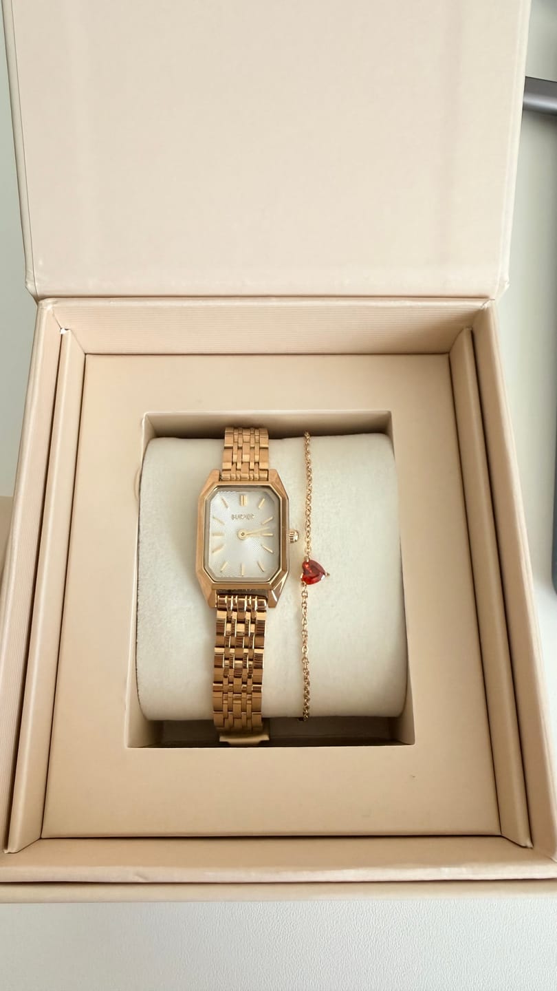 Customer photo review of Isabell Petite Gold