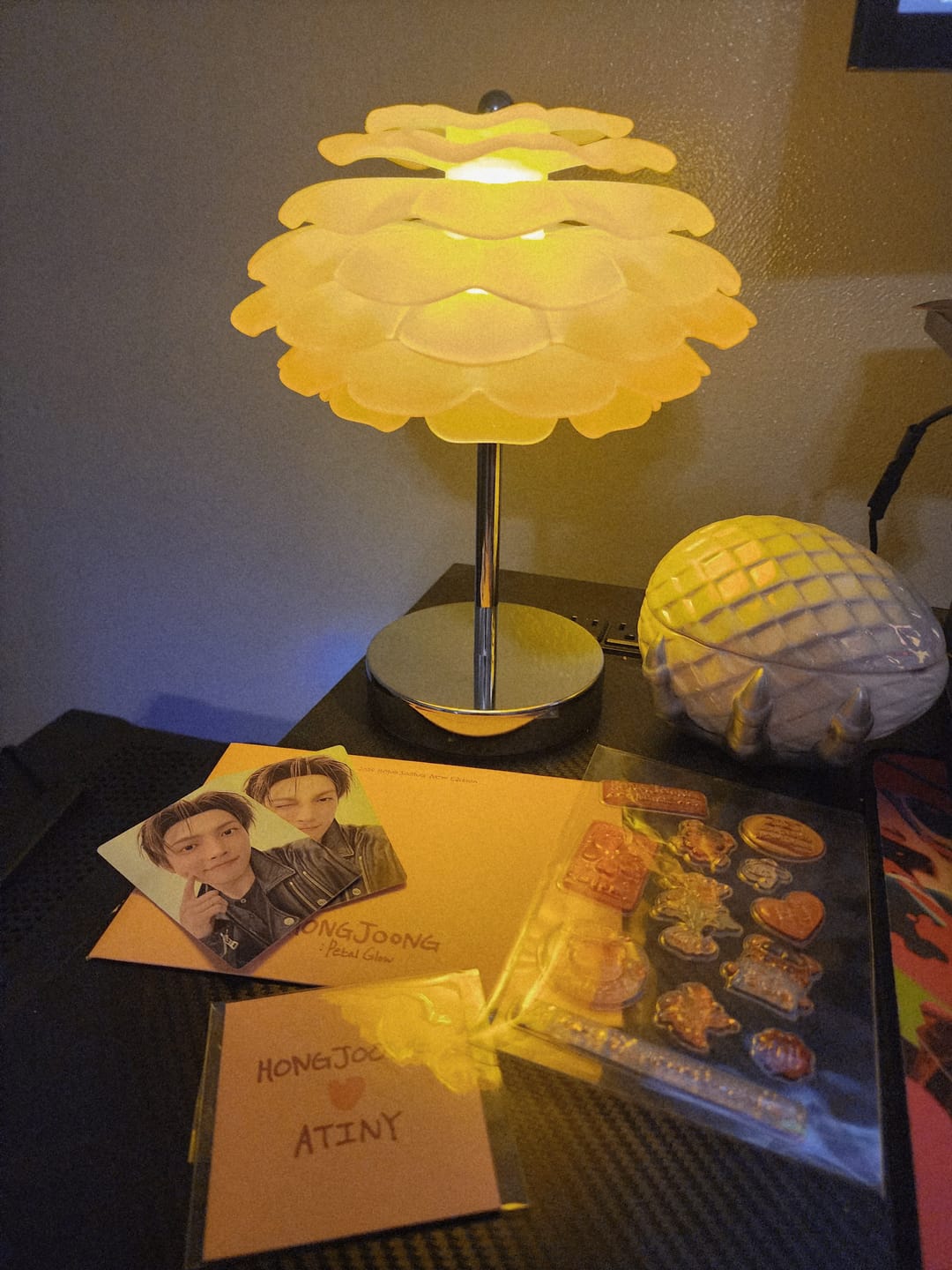 Customer photo review of ATEEZ - HONGJOONG : PETAL GLOW