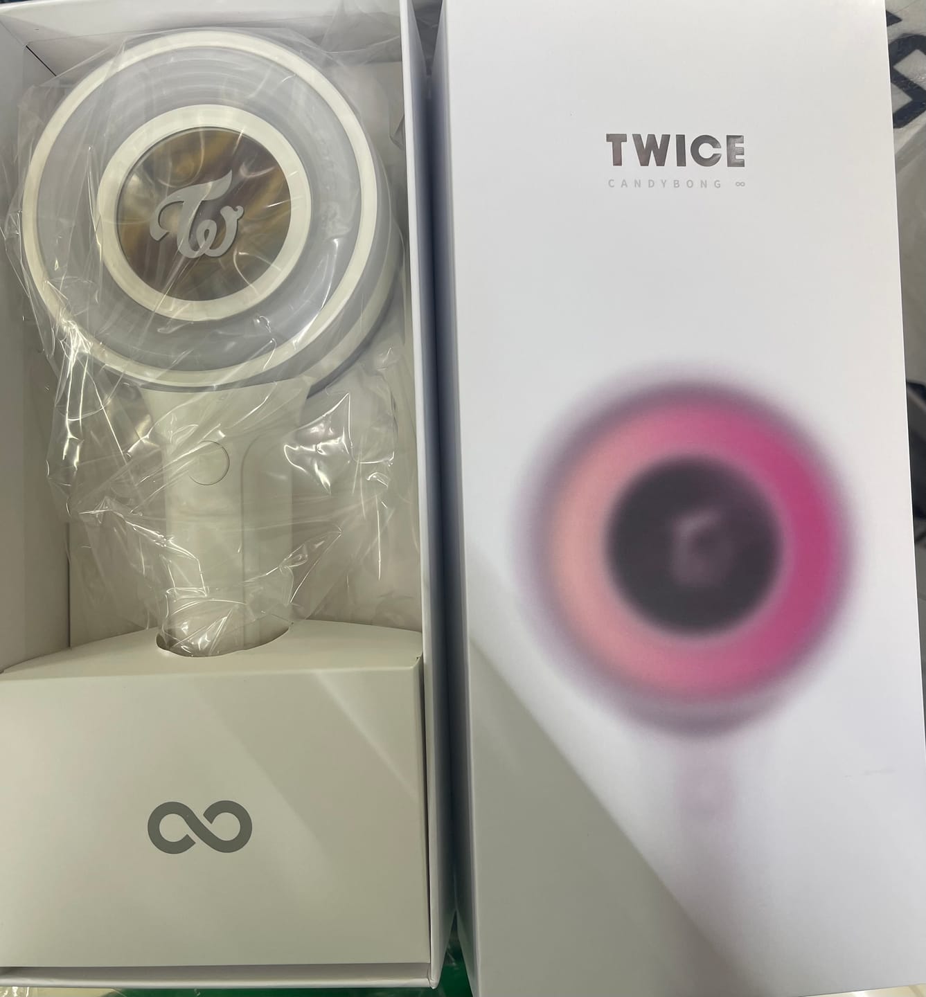 Customer photo review of [4TH PRE-ORDER] TWICE - CANDYBONG ∞ OFFICIAL LIGHT STICK