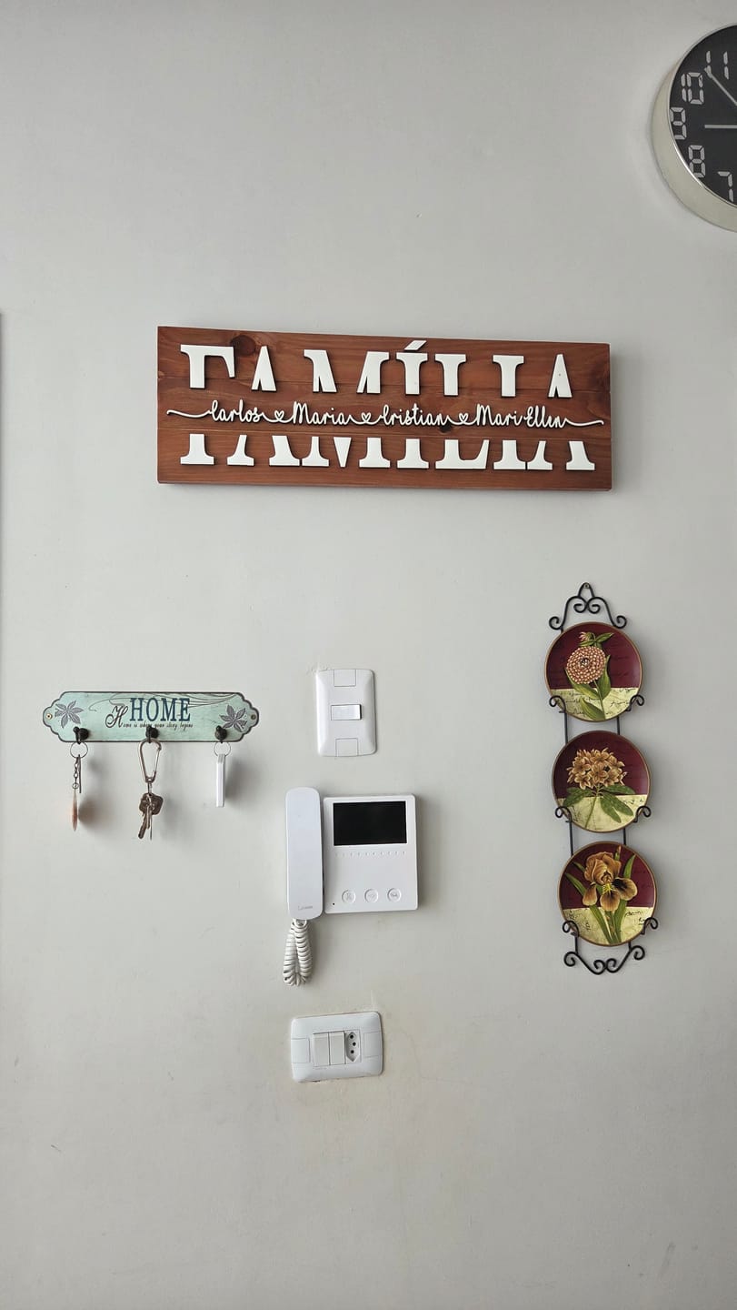 Customer photo review of Placa da Família Personalizada