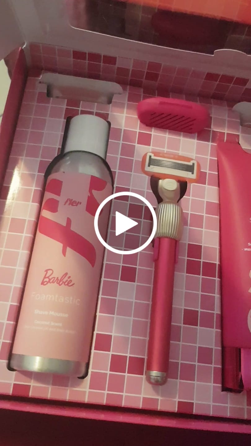Customer video review of THAT PINK SET