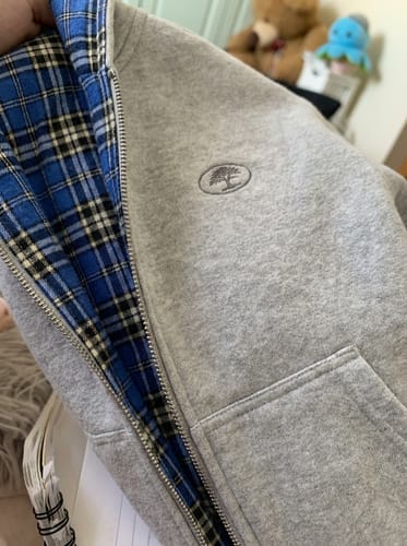 Customer photo review of ARTKIMO’S ESSENTIAL HOODIE