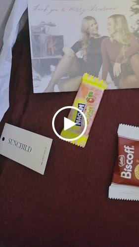 Customer video review of Colour Schal - Burgundy