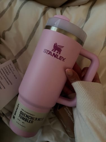 Customer photo review of THE QUENCHER H2.0 FLOWSTATE™ TUMBLER | 30 OZ | 0.88L (Cherry Blossom) - disponivel em Portugal