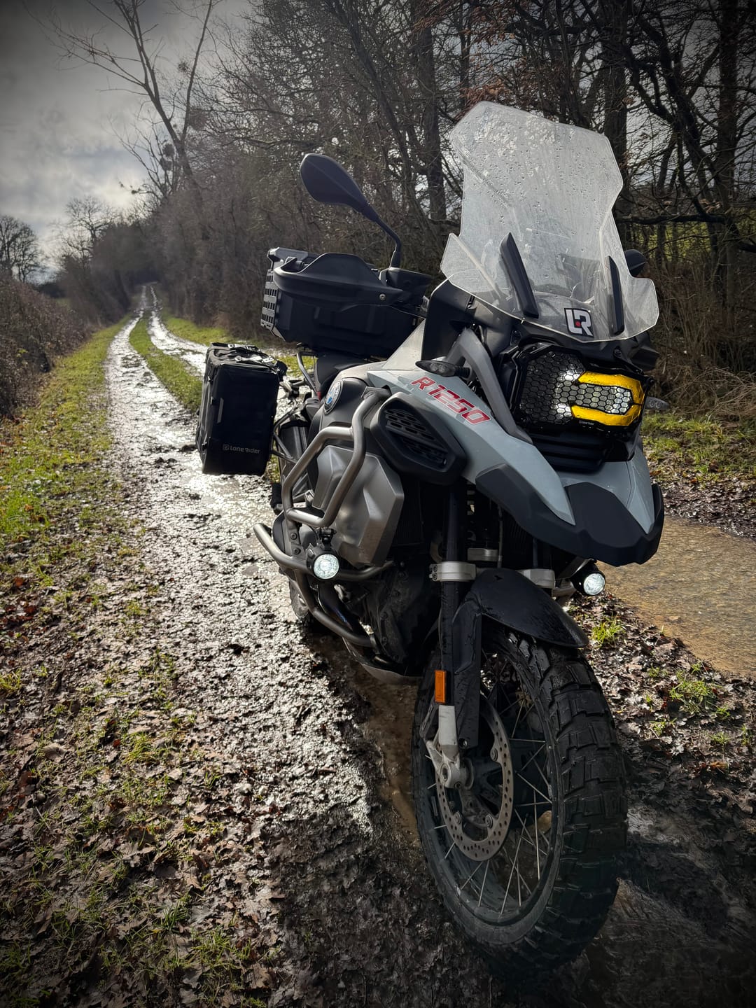 Customer photo review of Headlight Guard Kit BMW R1200/1250 GS / ADVENTURE LC (Liquid Cooled) - [Patent Pending]