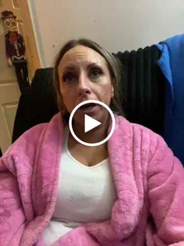 Customer video review of Viralona™ Korean Color-Changing Foundation stick