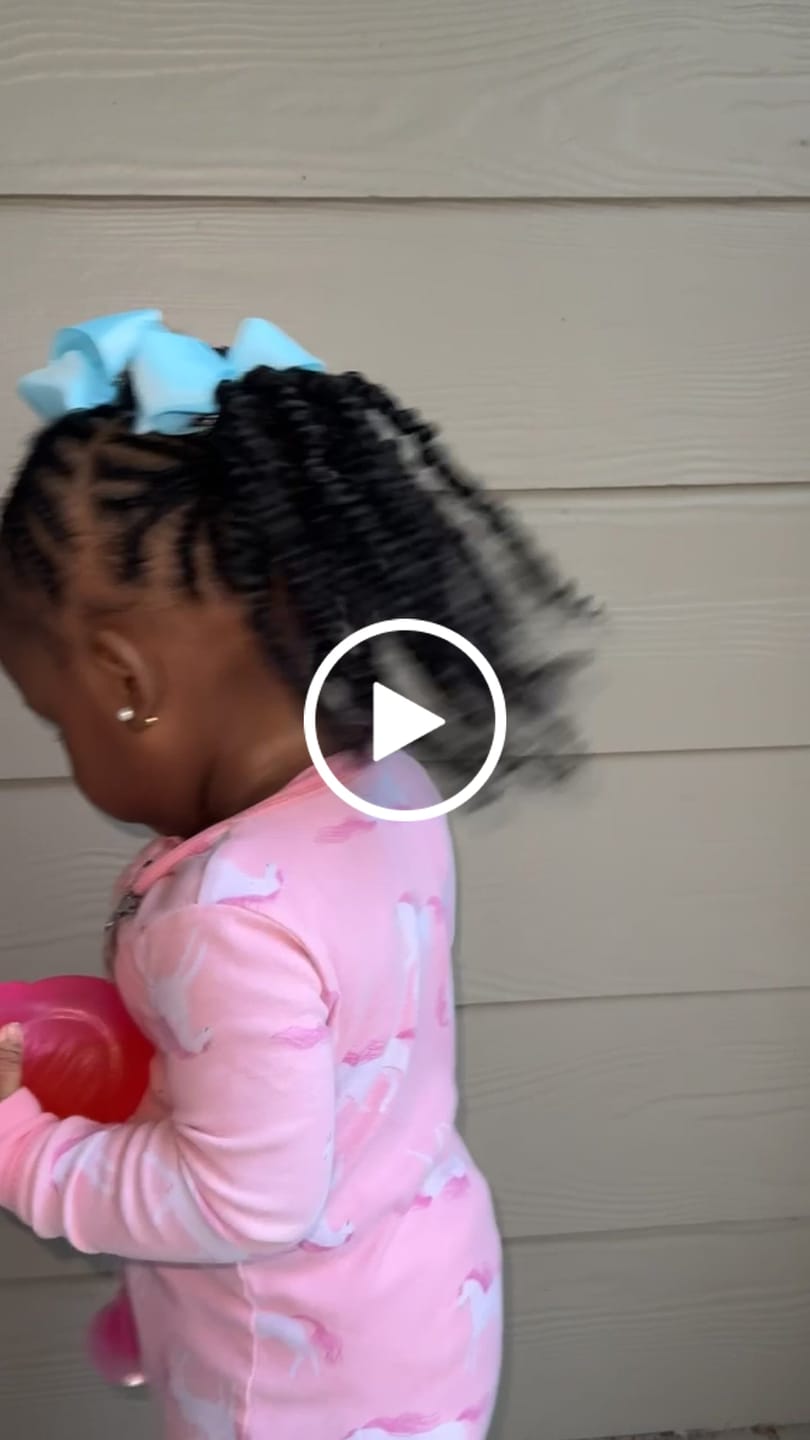 Customer video review of Freetress 3X Kids Pre-Looped Crochet Braid - SPRING TWIST 8"