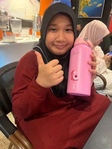 Customer photo review of Disney Cats Ace Bottle Mega