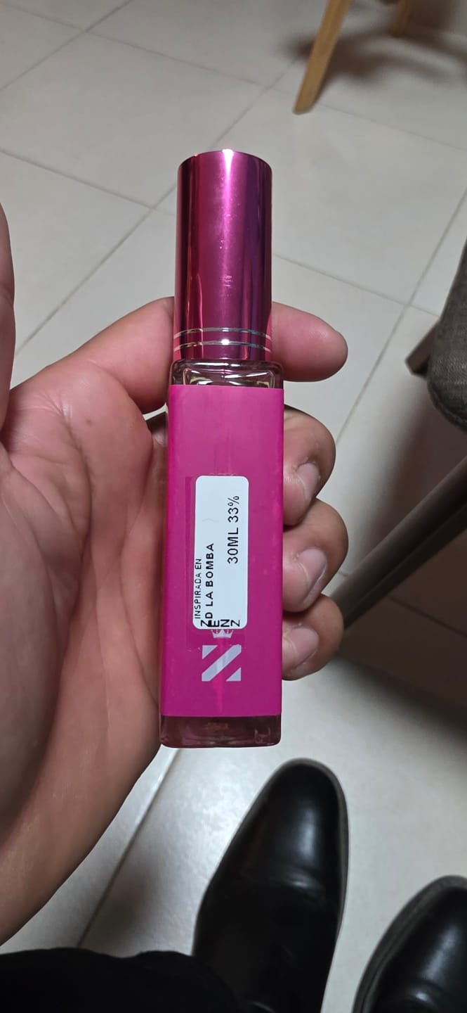 Customer photo review of Perfume Tendencia D LA BOMBA CAROLINA HERRERA NUEVO zenz