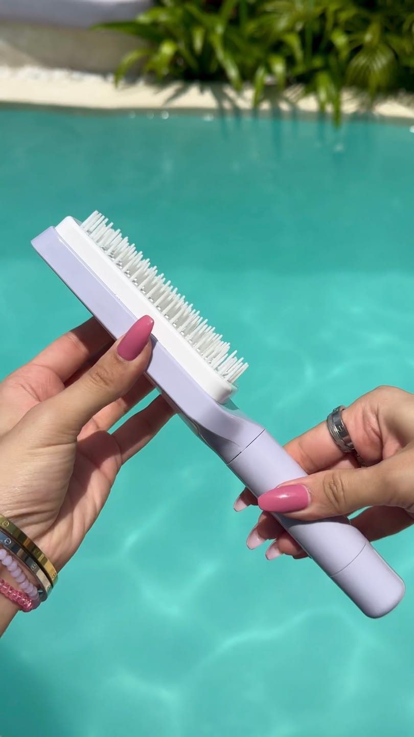 Customer photo review of Koko Self-Cleaning Hair Brush