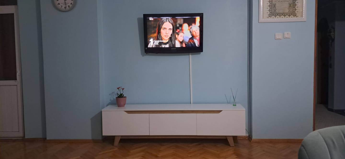 Customer photo review of Rani D1 Tv Ünitesi Modern Ayaklı Tv Sehpası 180 cm  Beyaz - Sepet Ceviz