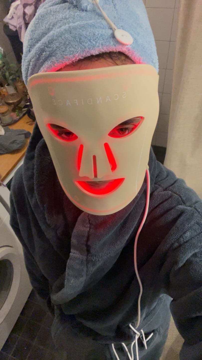 Customer photo review of Skinboosting LED mask