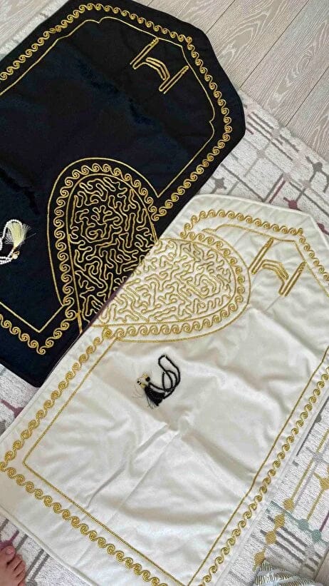 Customer photo review of Çiftlere Özel Kalpli Seccade – Yan Yana Secde