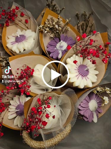 Customer video review of MECHAS PARA VELAS SIN ENCERAR