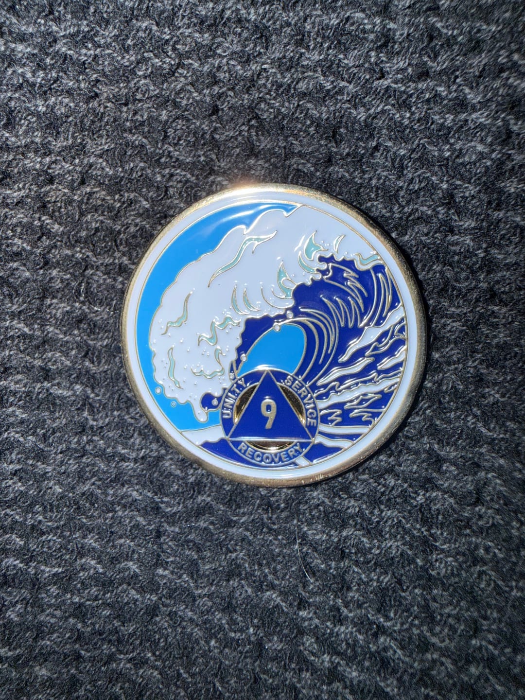Customer photo review of 1 to 50 Year Sobriety Mint Crashing Wave Gold Plated AA Recovery Medallion/Chip/Coin - Blue/White