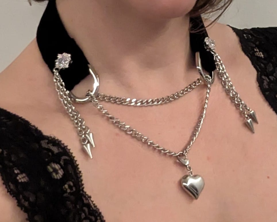 Customer photo review of Silver Heart Velvet Choker