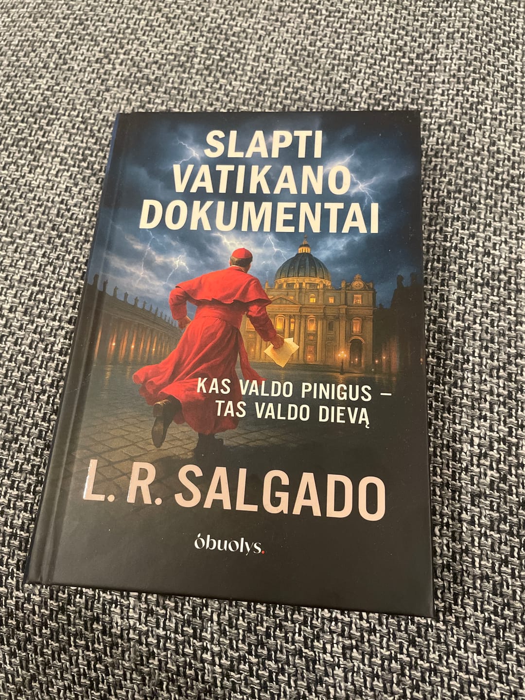 Customer photo review of Slapti Vatikano dokumentai: ką slepia Šventasis Sostas – nuo milijardų vagysčių iki užsakomųjų žmogžudysčių (ir įtakingas lietuvis centre!)