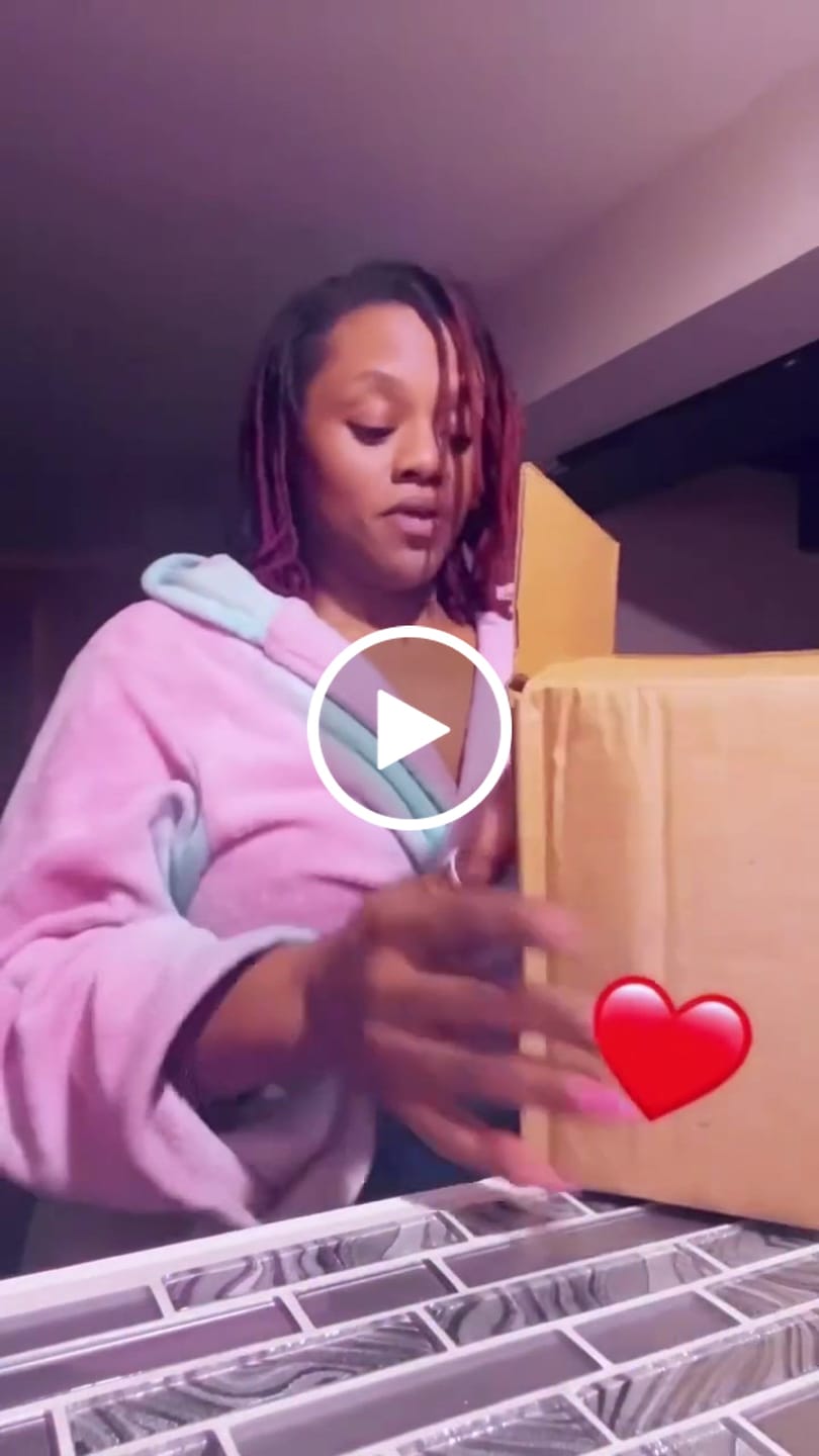 Customer video review of Her Fantasy Box Soft & Clean Body Hygiene Kit