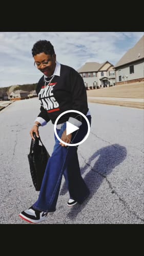 Customer video review of Pixie Cut, Lipsitck, & Sneakers Tshirt