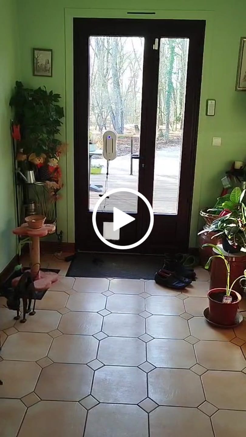 Customer video review of Robot lave vitre V3CLEAN S+