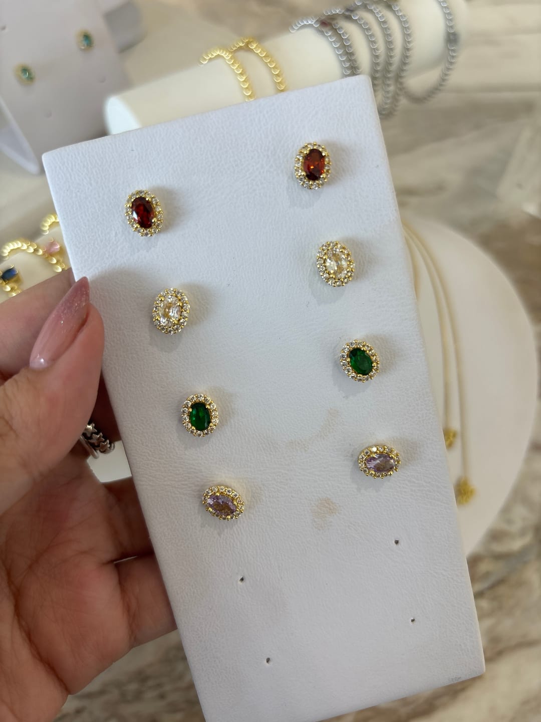 Customer photo review of Par Arete Ovalado Birthstone