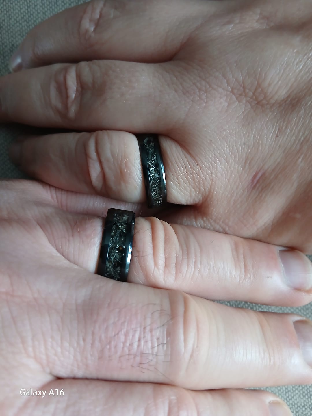 Customer photo review of Bague "Fragment d'Univers" - Céramique Noire