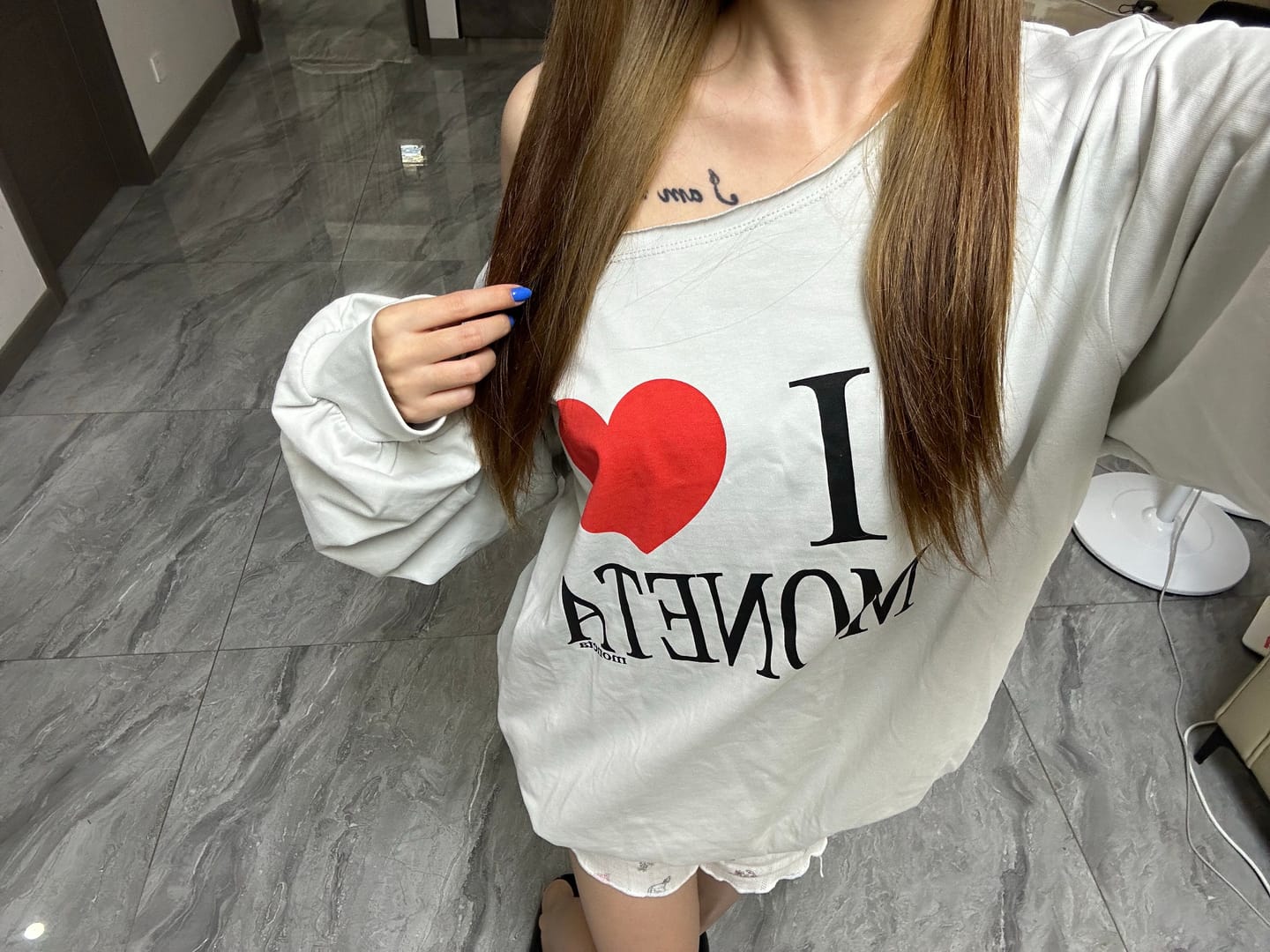 Customer photo review of 0122stepll Long Sleeve Pullover T-Shirt