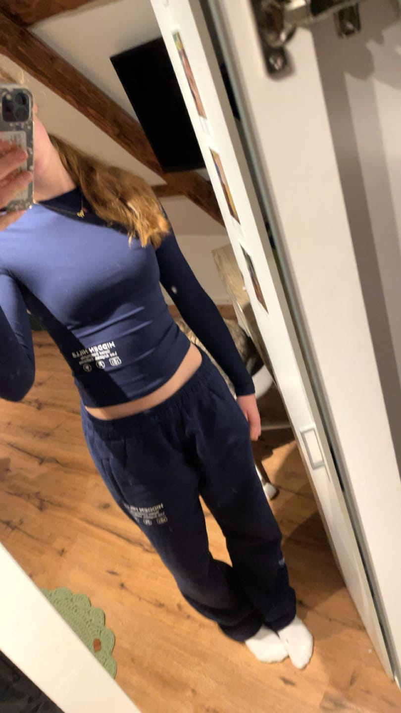 Customer photo review of LABEL LONGSLEEVE TOP NAVY