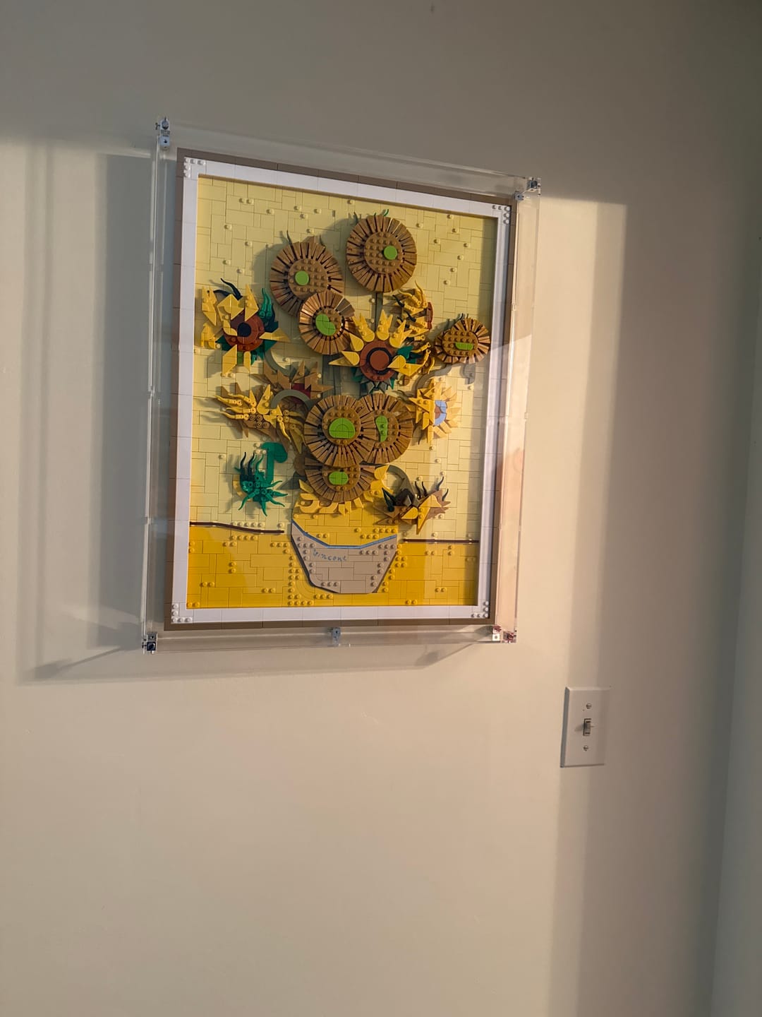 Customer photo review of Wall Mounted Display Case for LEGO® 31215 Art Vincent van Gogh – Sunflowers
