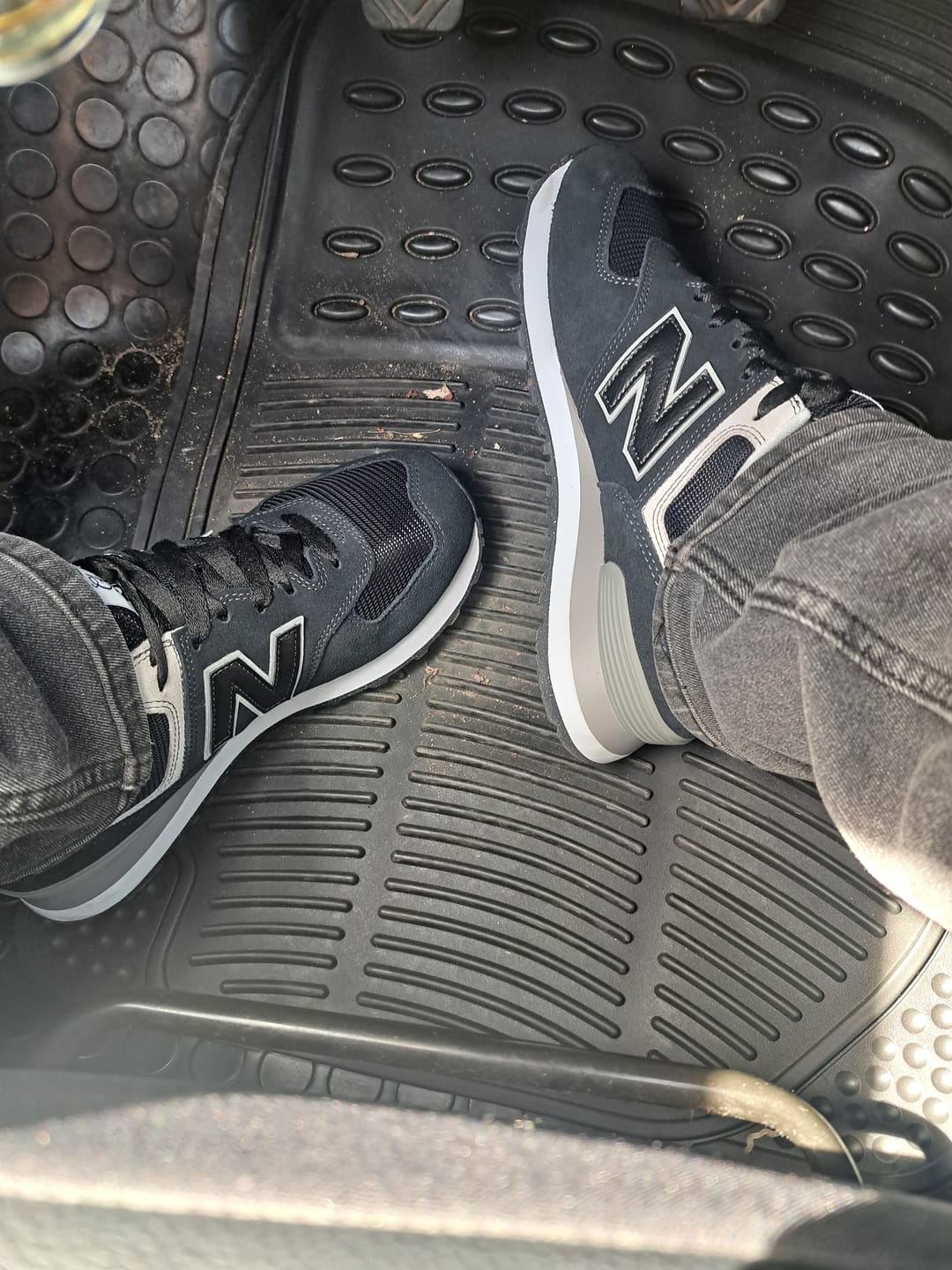 Customer photo review of Zapatilla New Balance 574 Hombre Negro