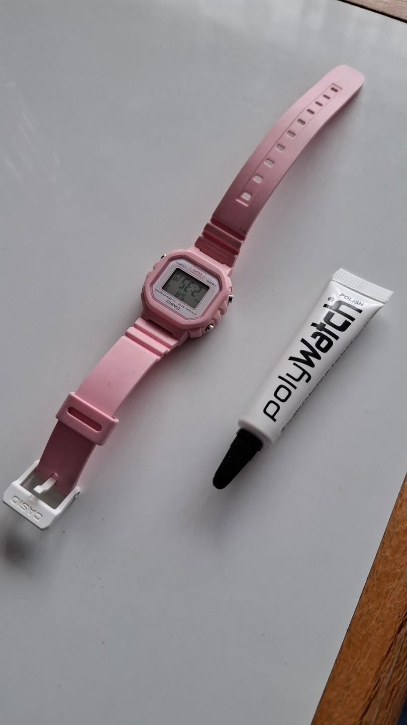 Customer photo review of Polywatch Polish Plastic - ¡Limpia rayas en cristal acrílico!