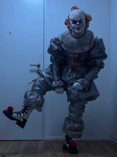 Customer photo review of Es: Kapitel 2 Horrorclown Pennywise The Clown Outfit Cosplay Kostüm NEU