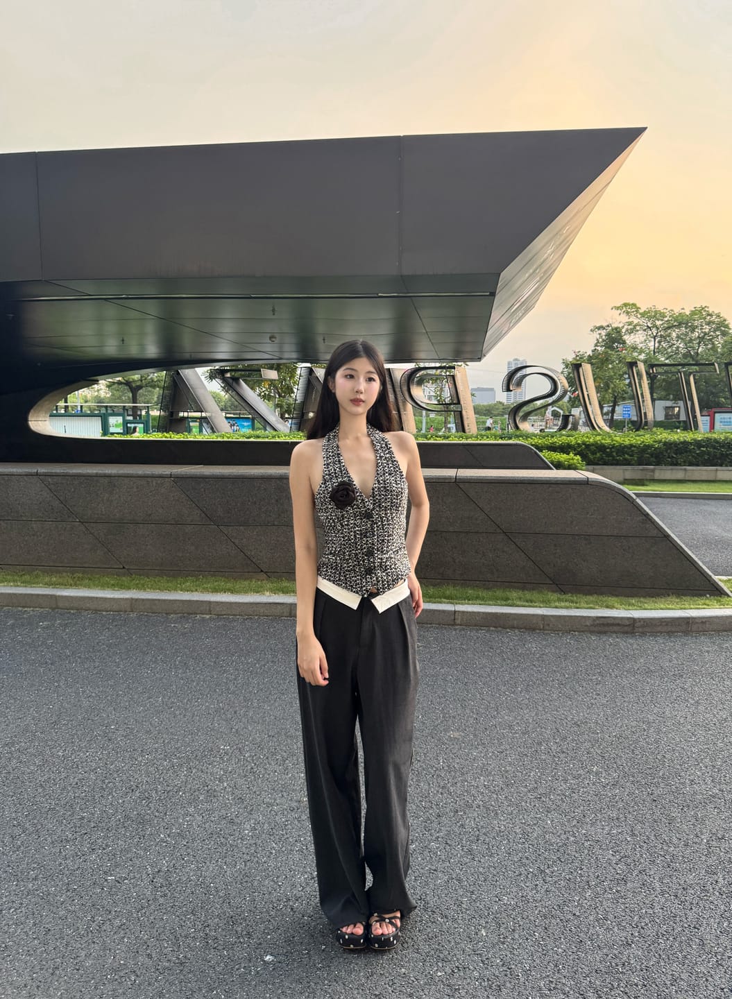 Customer photo review of 0122stepll Low-Waist Tailored Trousers