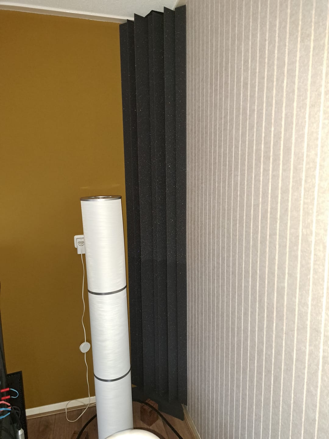 Customer photo review of Bass Trap - 30x90 (30cm zijde, 90cm lengte)